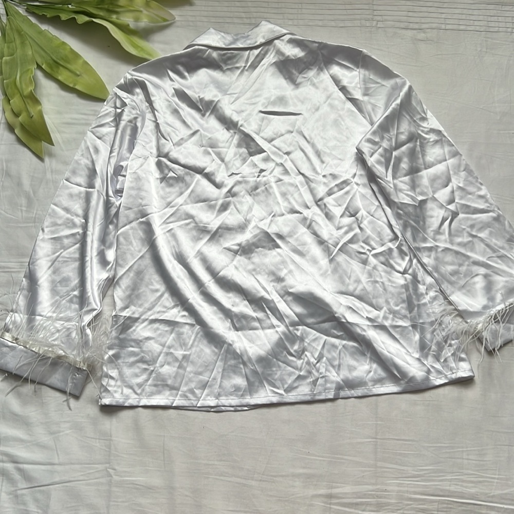 NWT Ekouaer Feather Trim Silk Satin Pajama Long Sleeve Button Down Shirt - Picture 8 of 10